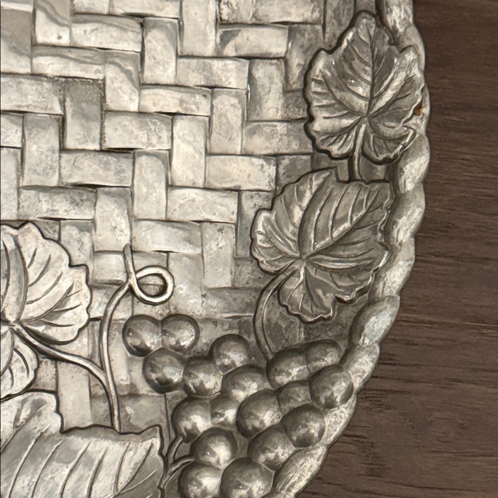 Lenox Silver Leaf and Vine Oval Tray - Picture 4 of 5